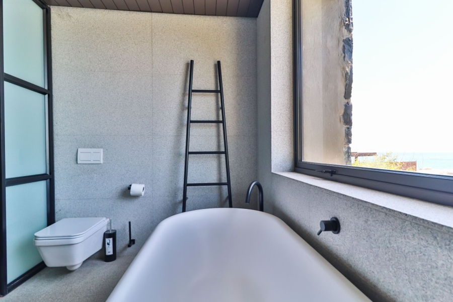 3 Bedroom Property for Sale in Bakoven Western Cape